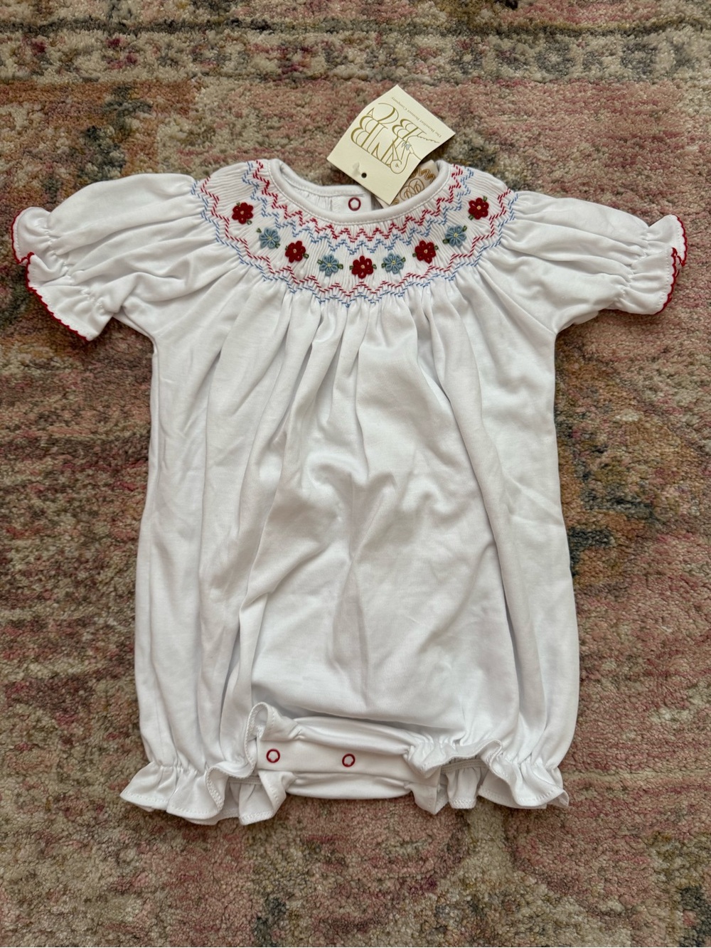 NWT TBBC sandy smocked bubble